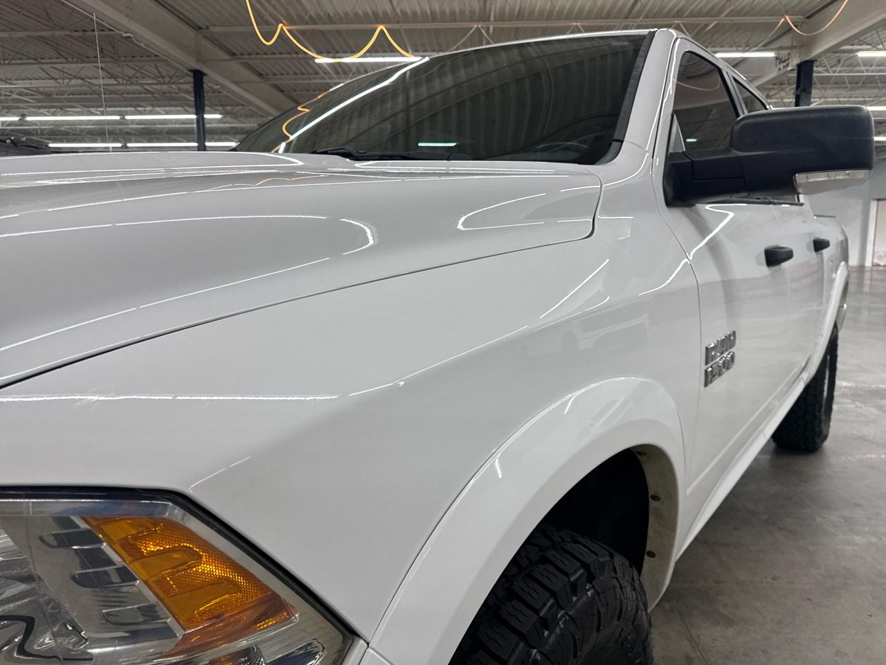 RAM 1500 4WD Crew Cab 140.5" Outdoorsman 2016