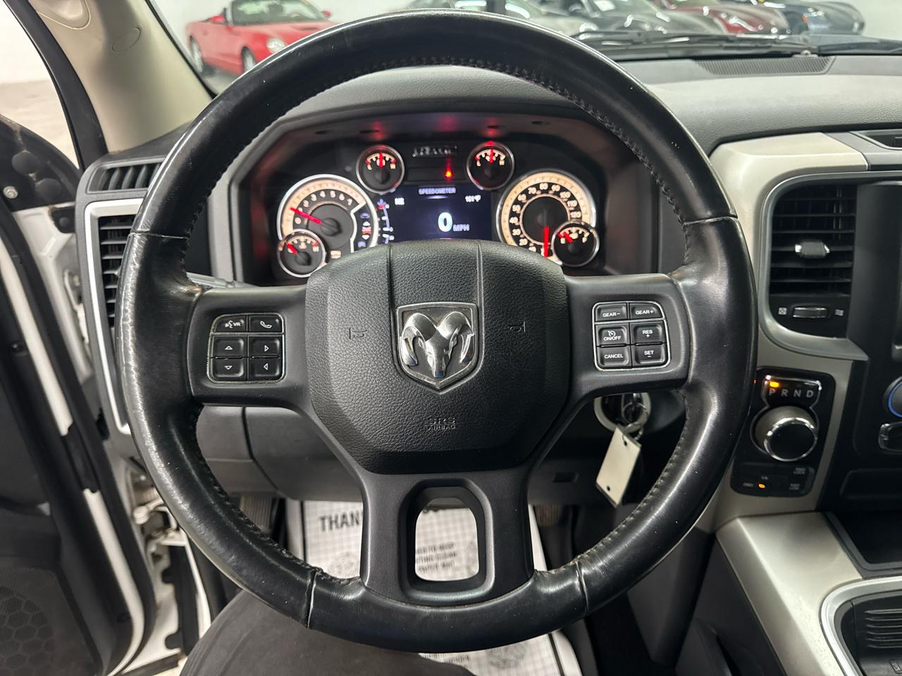 RAM 1500 4WD Crew Cab 140.5" Outdoorsman 2016