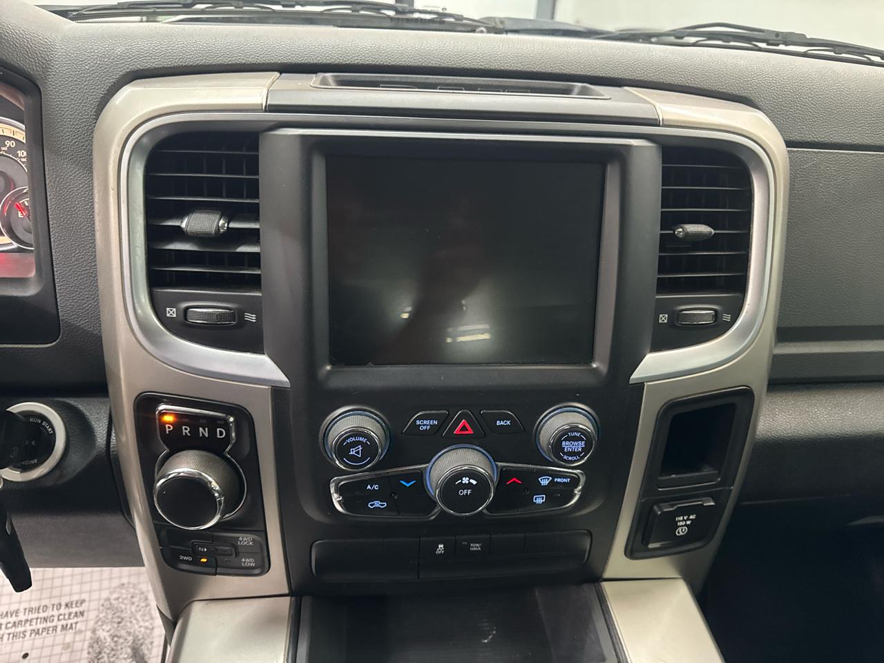 RAM 1500 4WD Crew Cab 140.5" Outdoorsman 2016