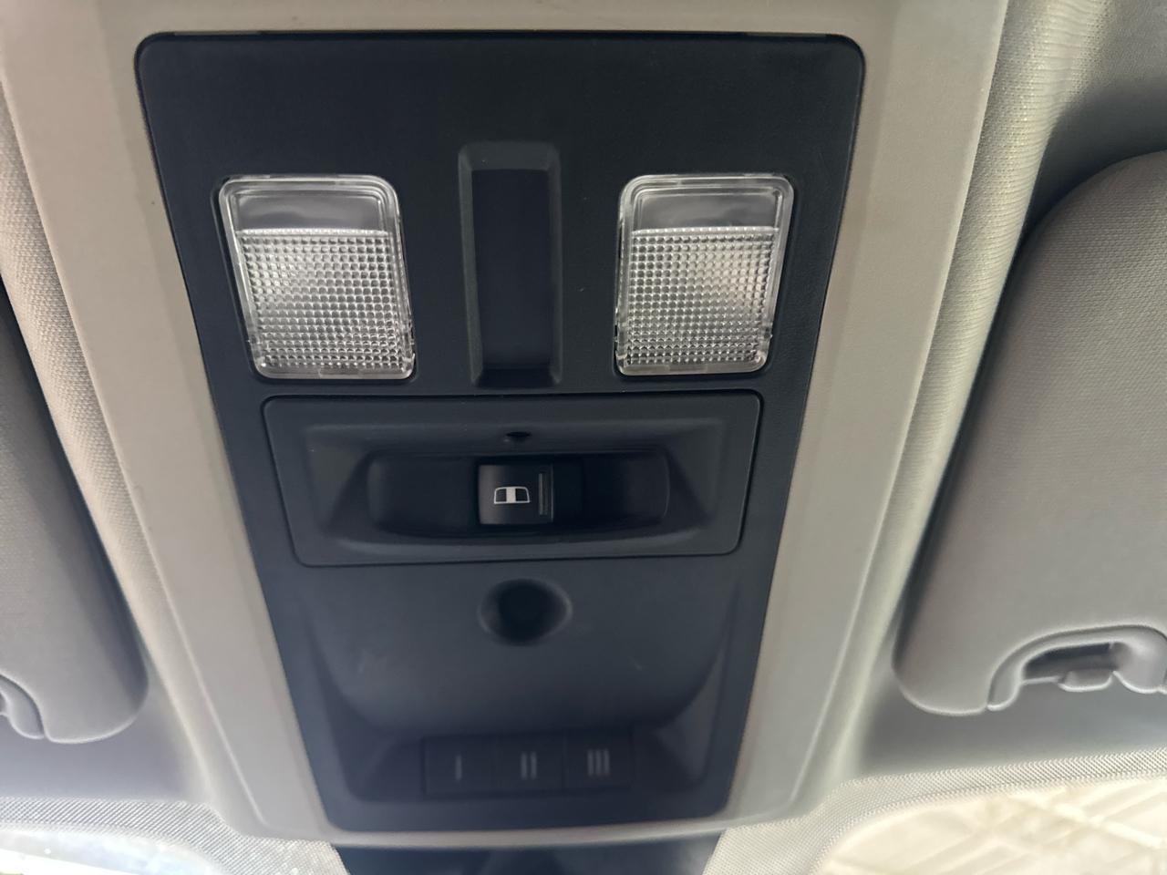 RAM 1500 4WD Crew Cab 140.5" Outdoorsman 2016