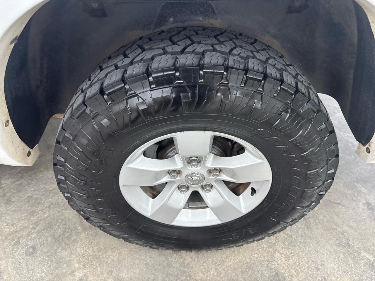 RAM 1500 4WD Crew Cab 140.5" Outdoorsman 2016