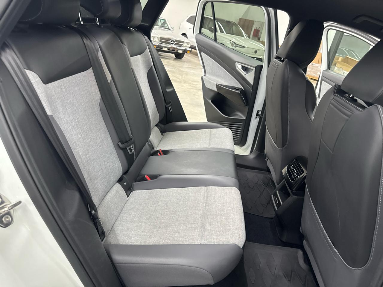 Volkswagen ID.4 Pro AWD w/SK On Battery 2023