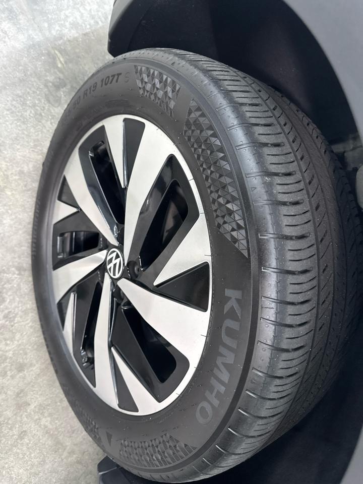 Volkswagen ID.4 Pro AWD w/SK On Battery 2023