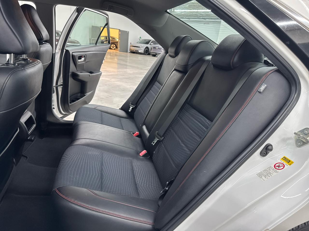 Toyota Camry SE 2015