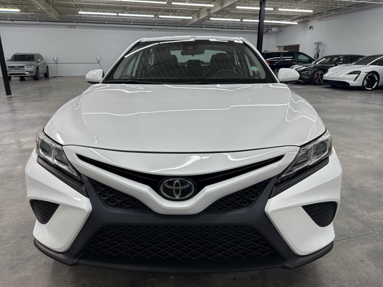 Toyota Camry SE Auto (Natl) 2020
