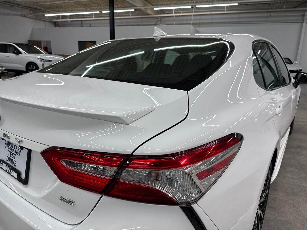 Toyota Camry SE Auto (Natl) 2020