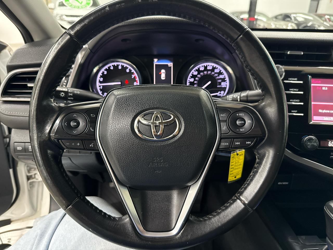 Toyota Camry SE Auto (Natl) 2020