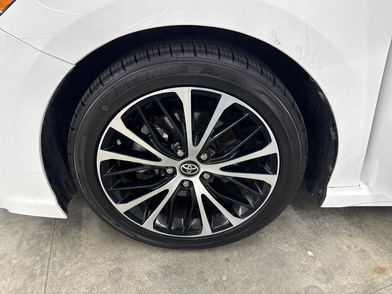 Toyota Camry SE Auto (Natl) 2020