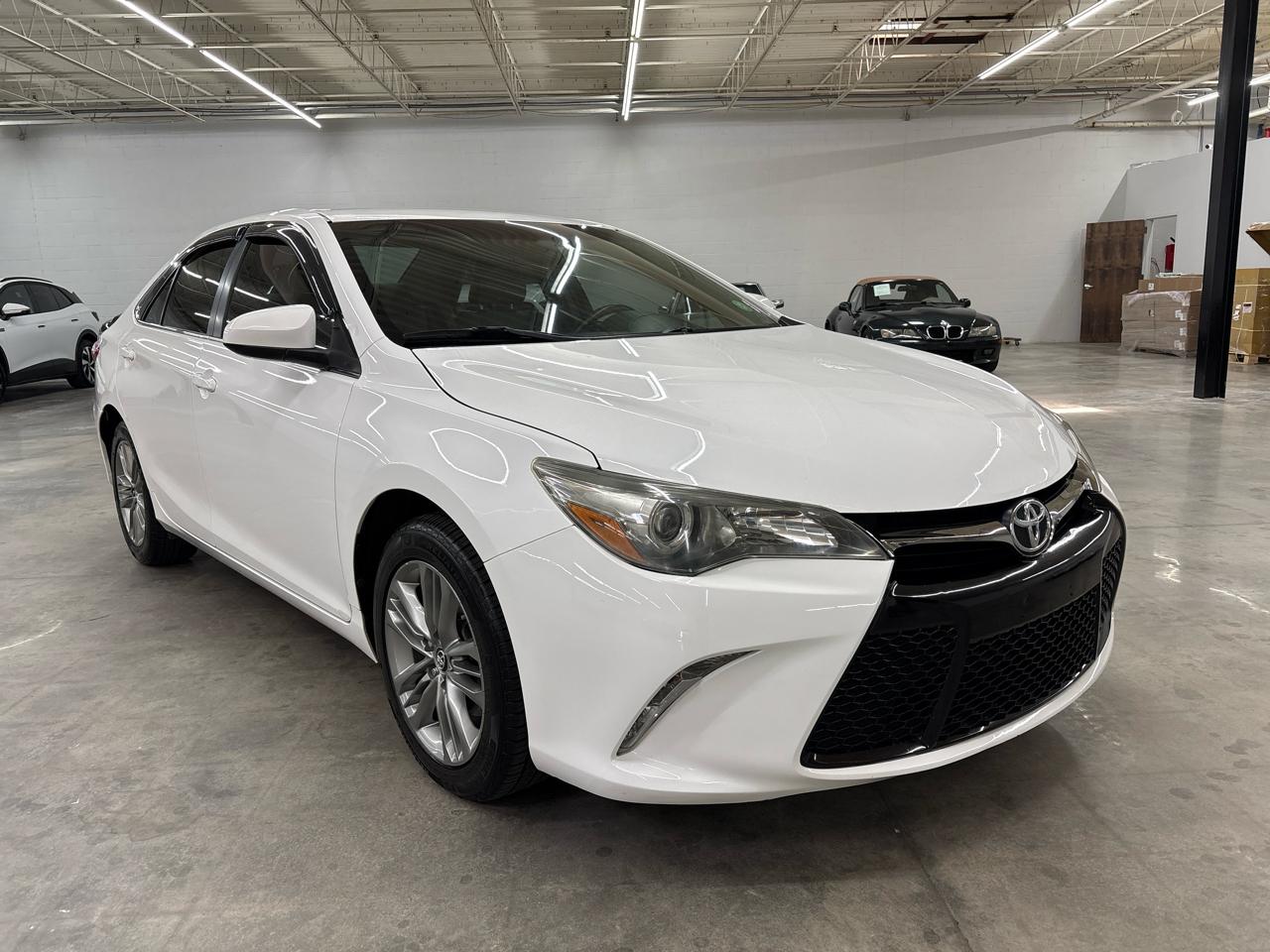 Toyota Camry XLE Auto (Natl) 2017