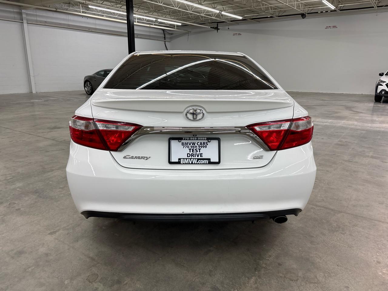 Toyota Camry XLE Auto (Natl) 2017