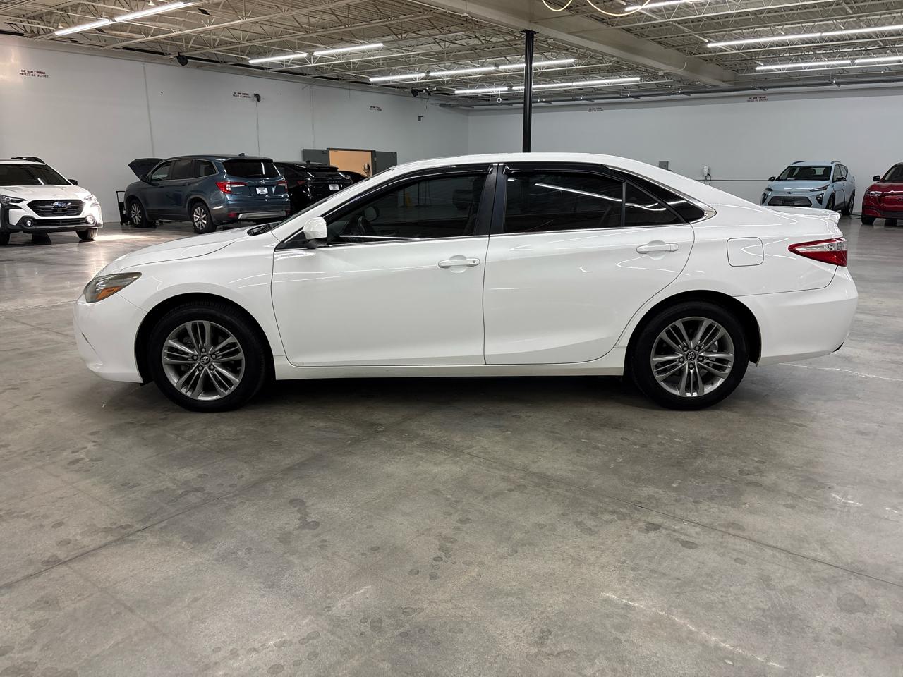 Toyota Camry XLE Auto (Natl) 2017