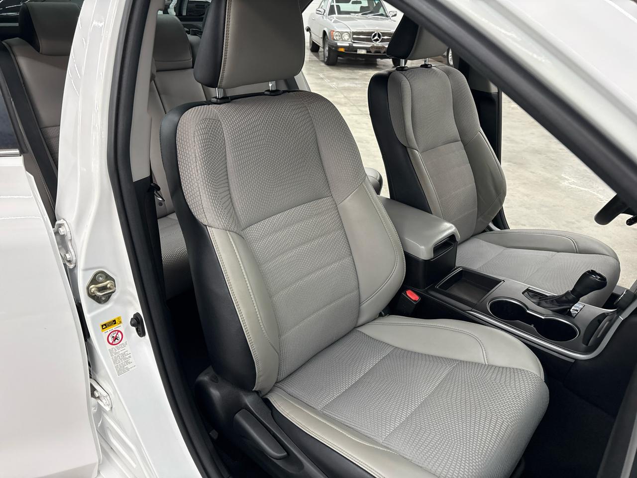 Toyota Camry XLE Auto (Natl) 2017