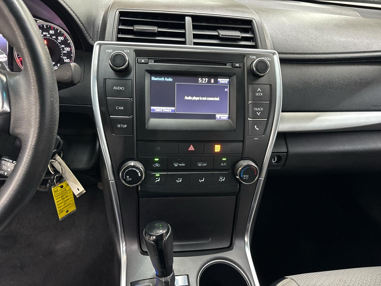 Toyota Camry XLE Auto (Natl) 2017