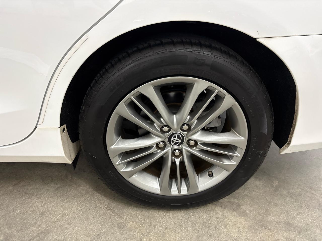 Toyota Camry XLE Auto (Natl) 2017