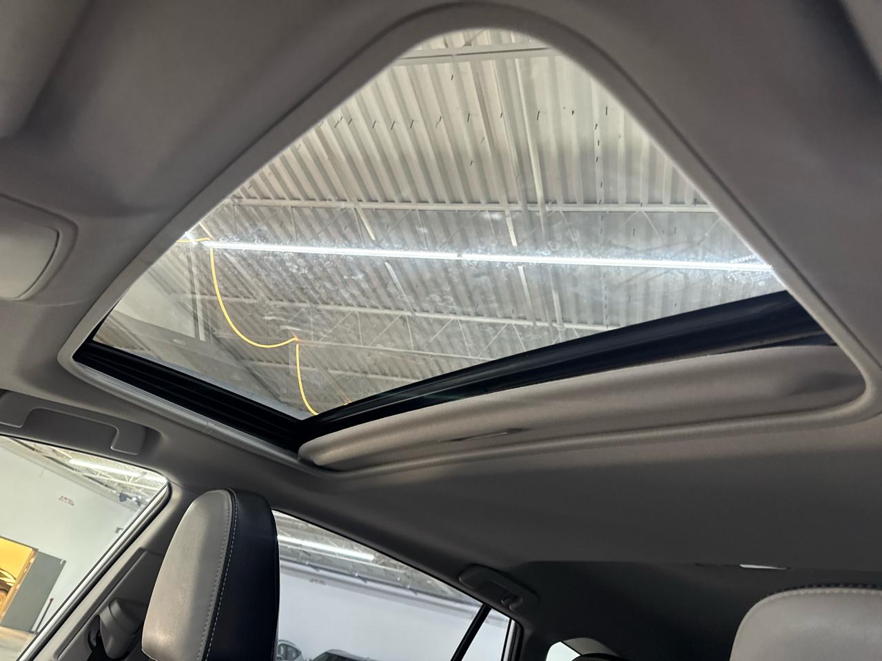 Toyota RAV4 XLE FWD (Natl) 2017