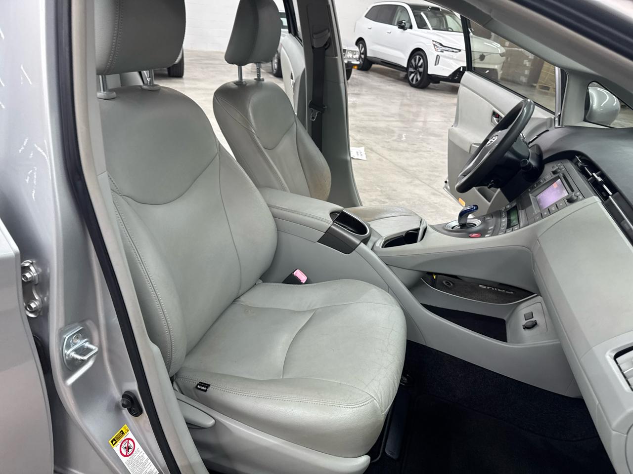 Toyota Prius 5dr HB Three (Natl) 2012
