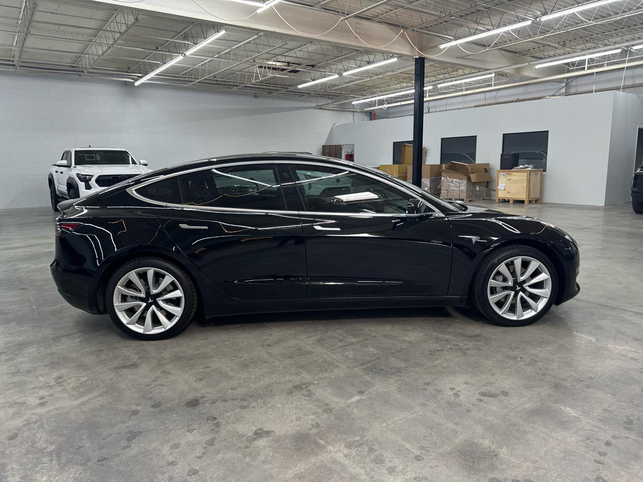 Tesla Model 3 Mid Range Battery RWD 2018