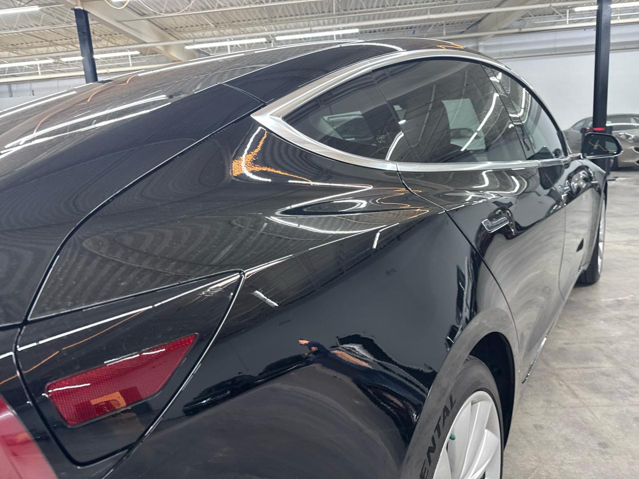 Tesla Model 3 Mid Range Battery RWD 2018
