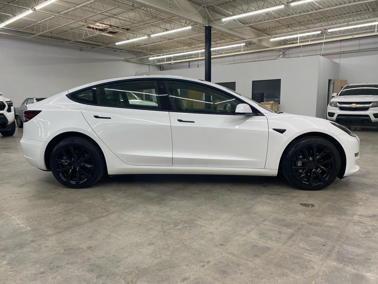 Tesla Model 3 Standard Range Plus RWD 2023