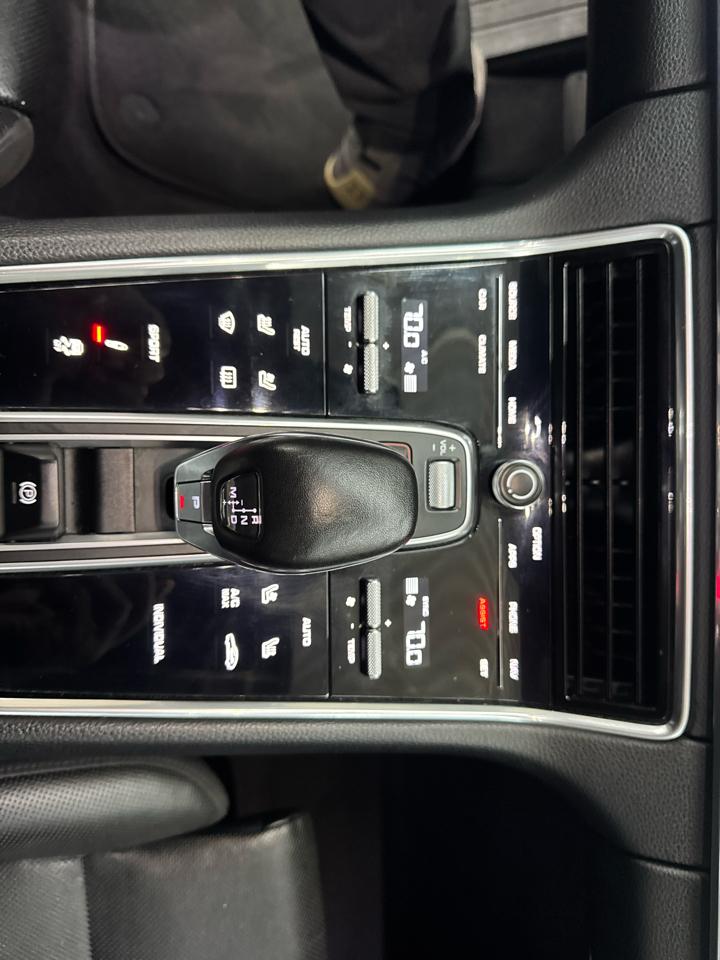 Porsche Panamera RWD 2018