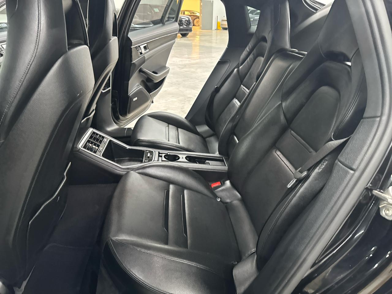 Porsche Panamera RWD 2018