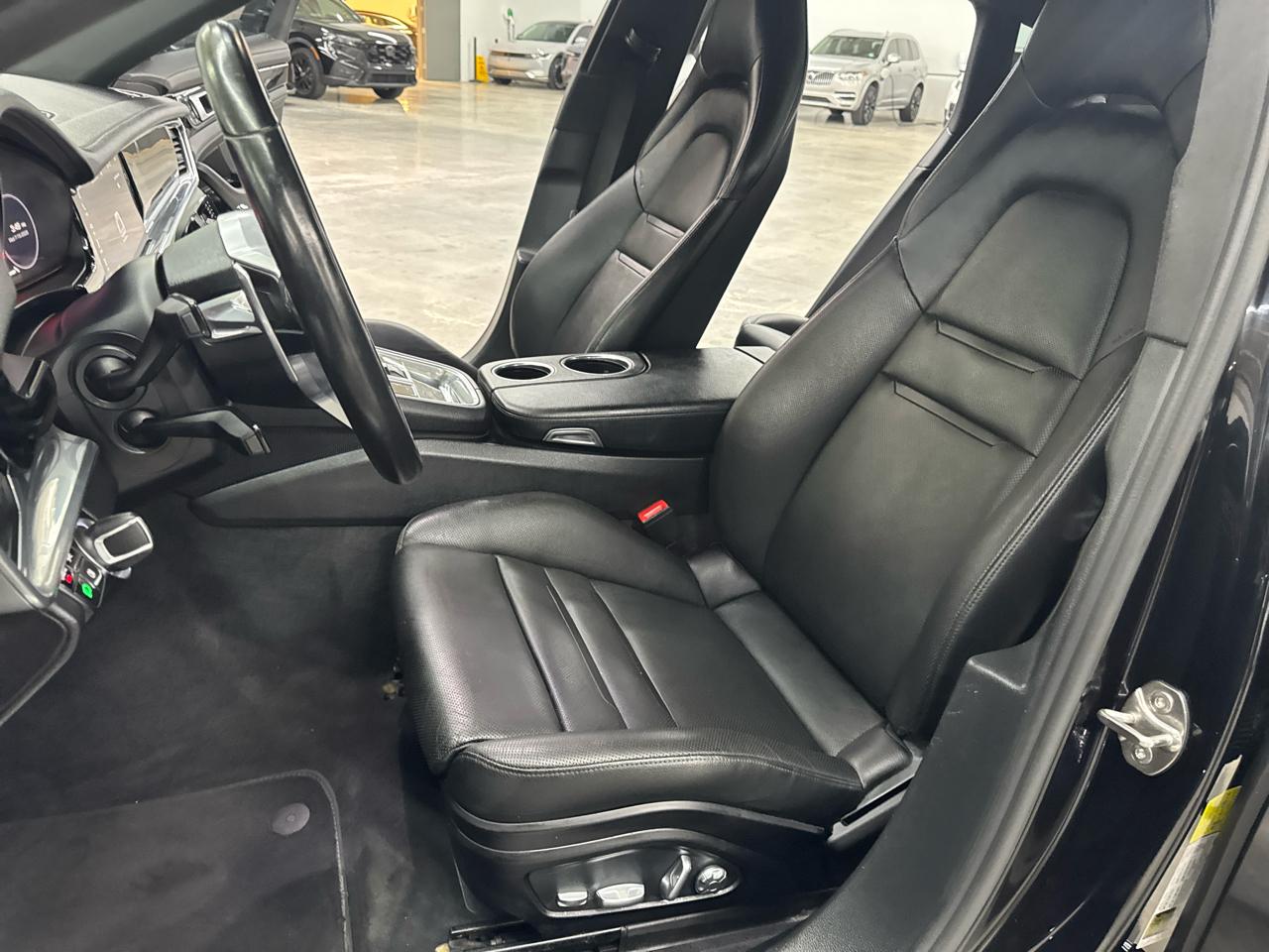 Porsche Panamera RWD 2018
