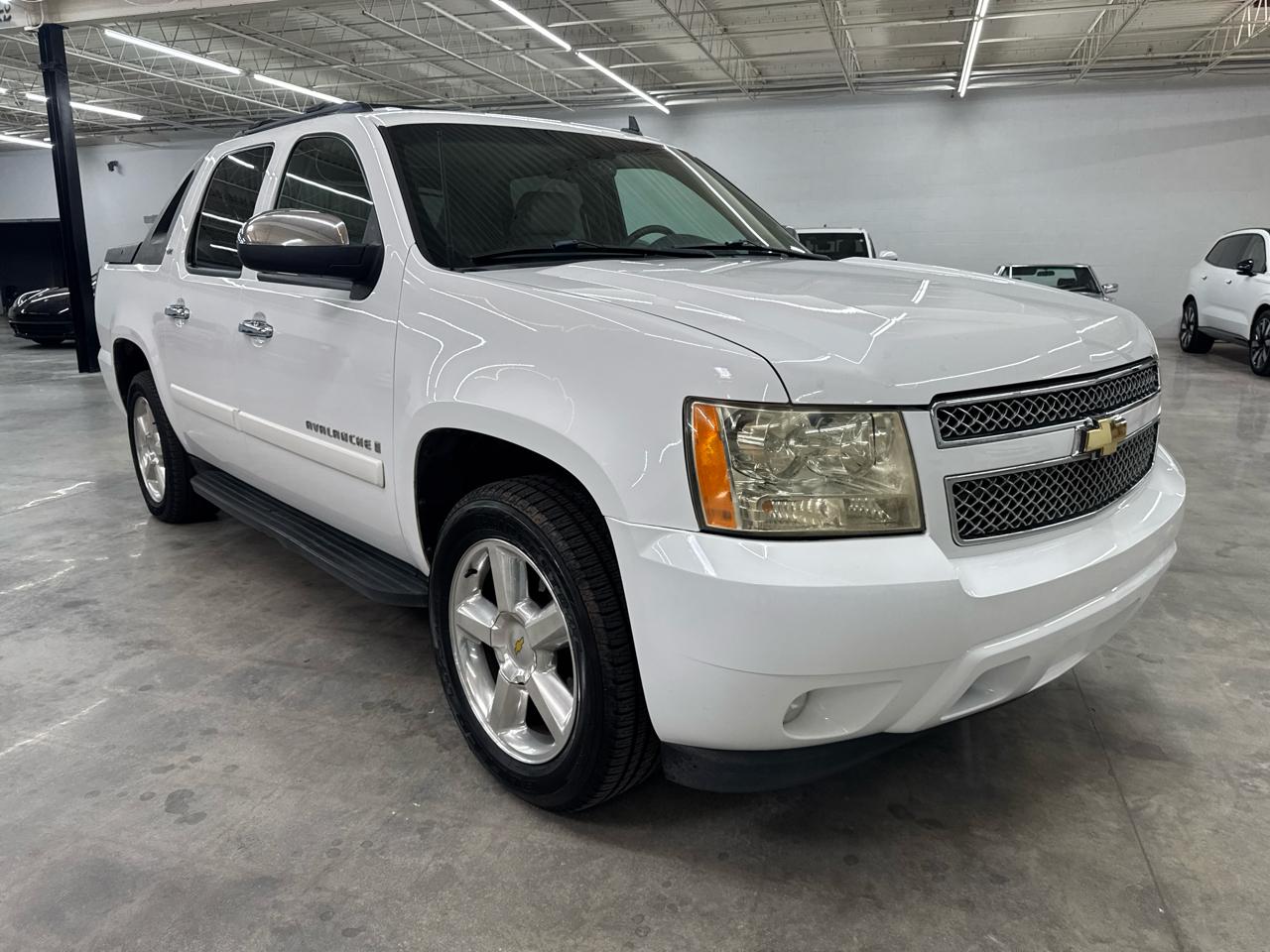 Chevrolet Avalanche 2WD Crew Cab 130" LTZ 2008