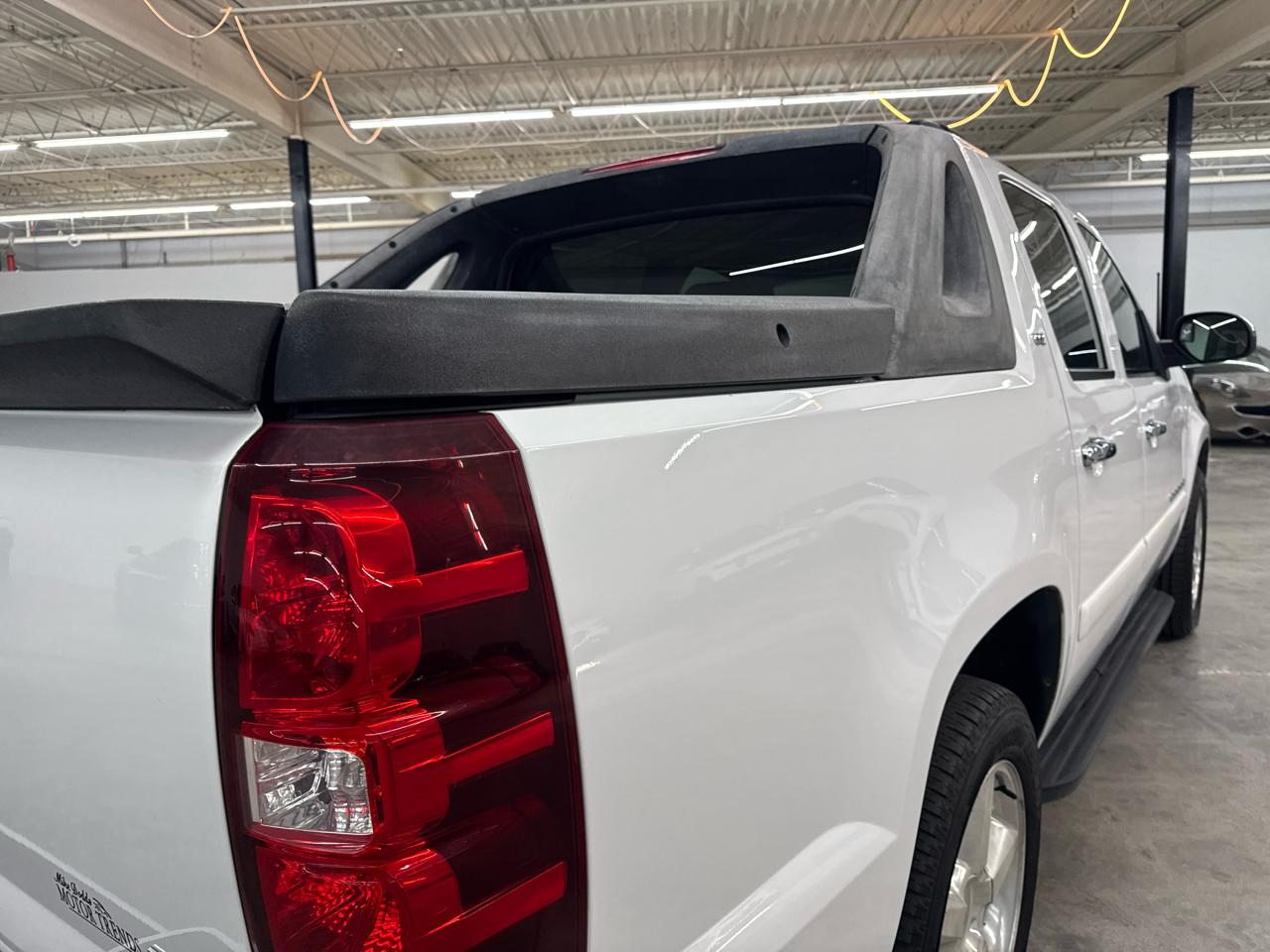 Chevrolet Avalanche 2WD Crew Cab 130" LTZ 2008