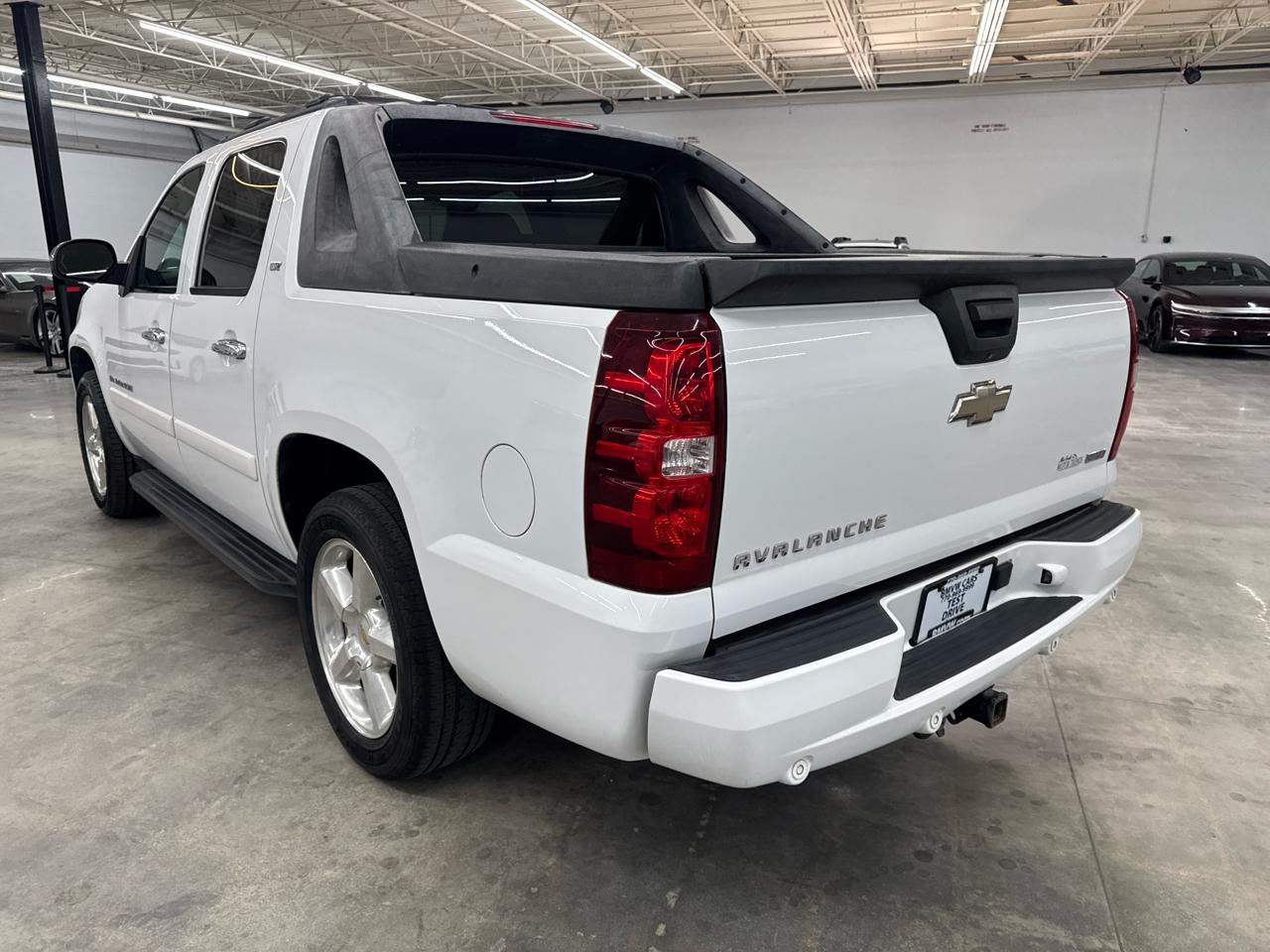 Chevrolet Avalanche 2WD Crew Cab 130" LTZ 2008