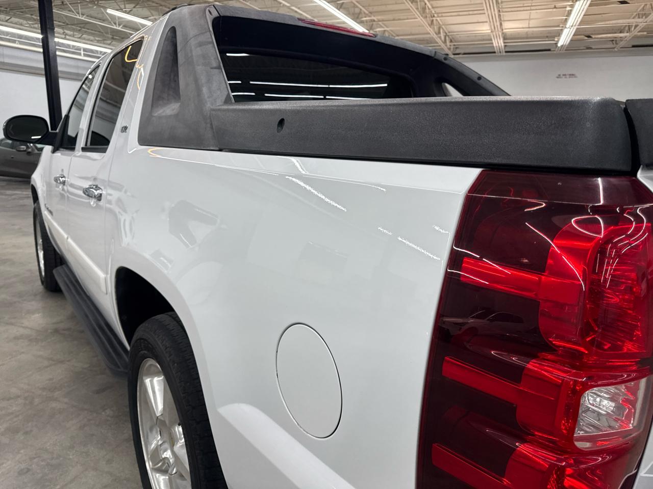 Chevrolet Avalanche 2WD Crew Cab 130" LTZ 2008