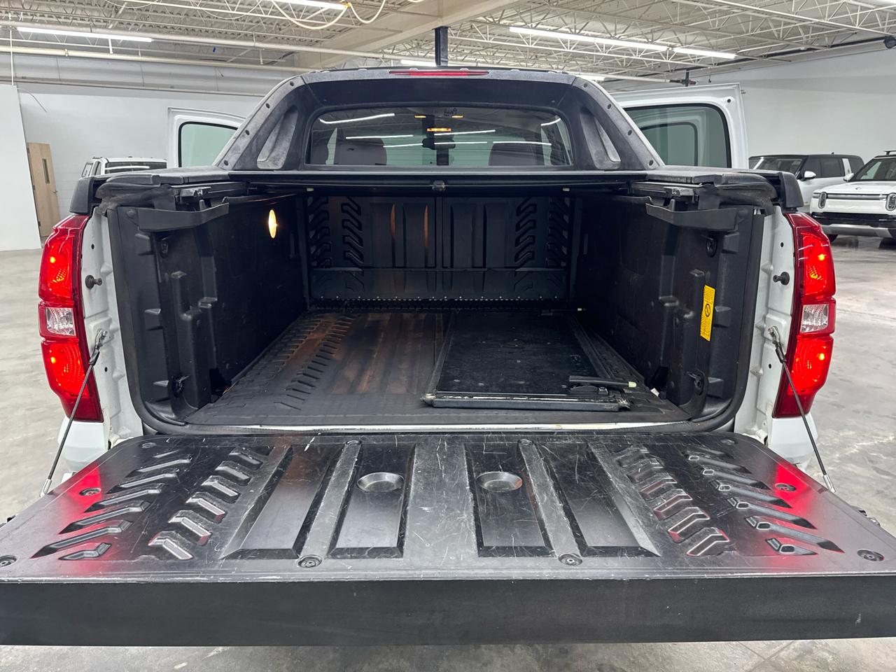Chevrolet Avalanche 2WD Crew Cab 130" LTZ 2008