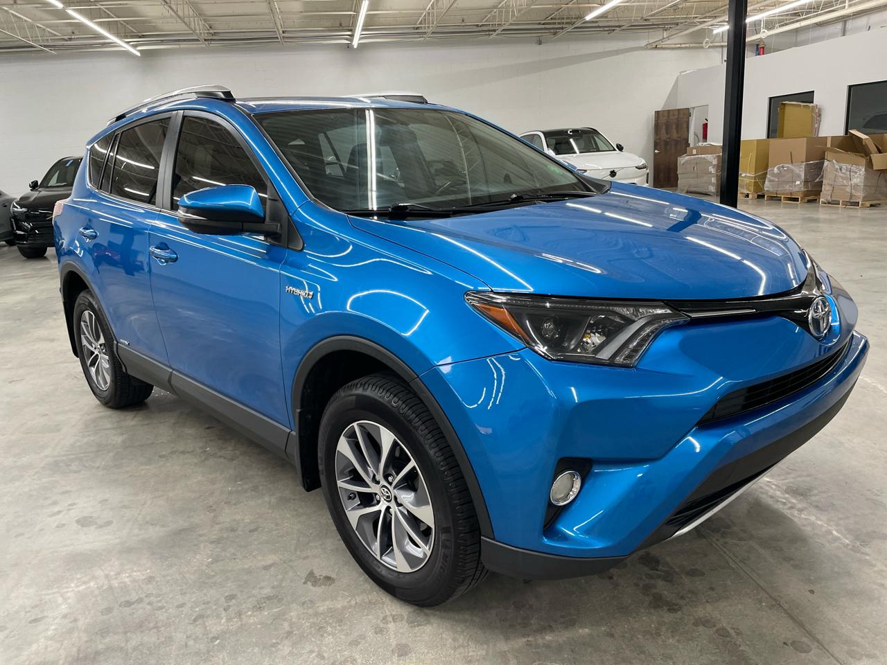 Toyota RAV4 Hybrid AWD 4dr XLE (Natl) 2016