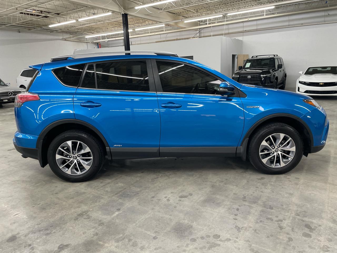 Toyota RAV4 Hybrid AWD 4dr XLE (Natl) 2016