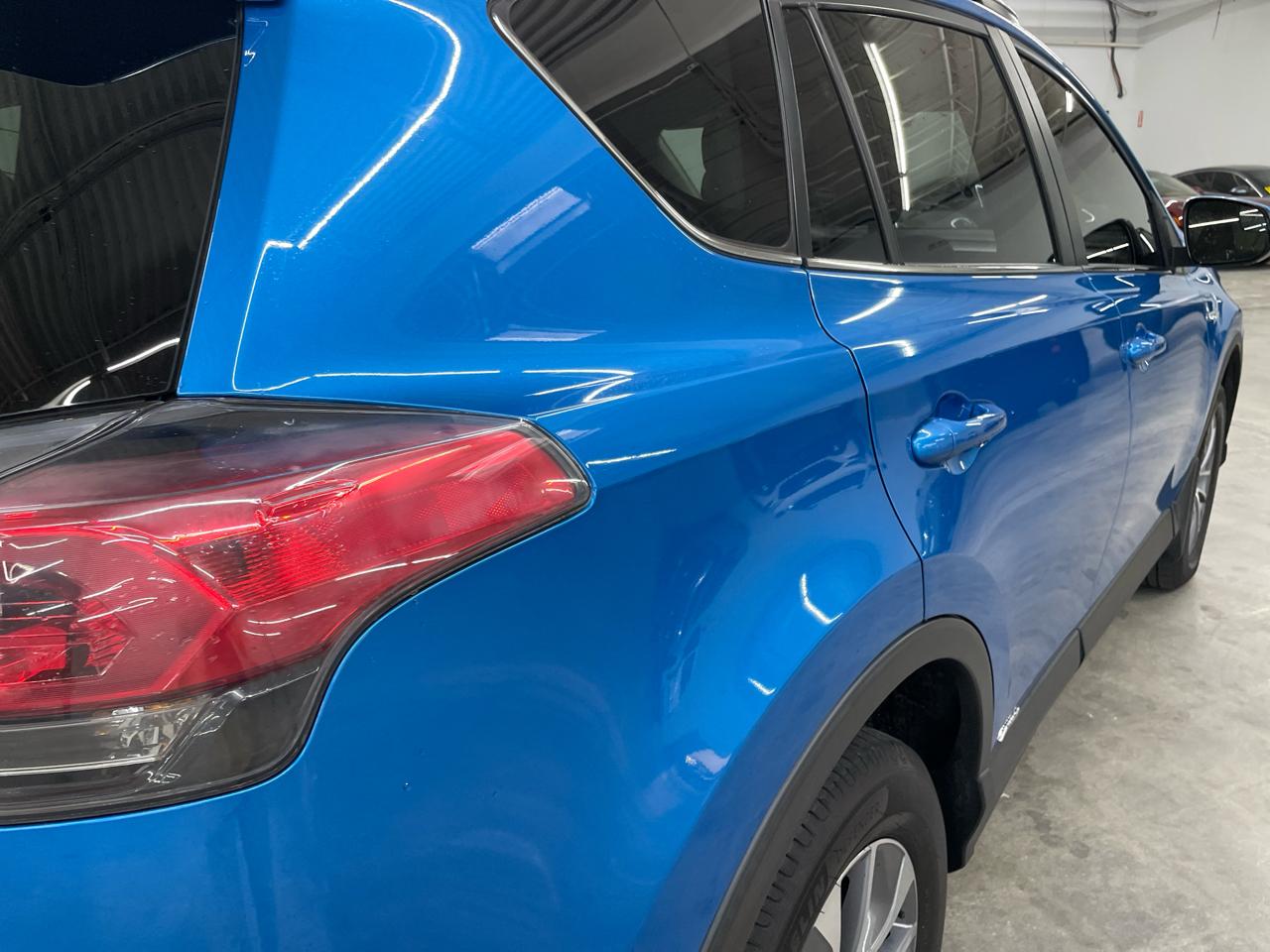 Toyota RAV4 Hybrid AWD 4dr XLE (Natl) 2016