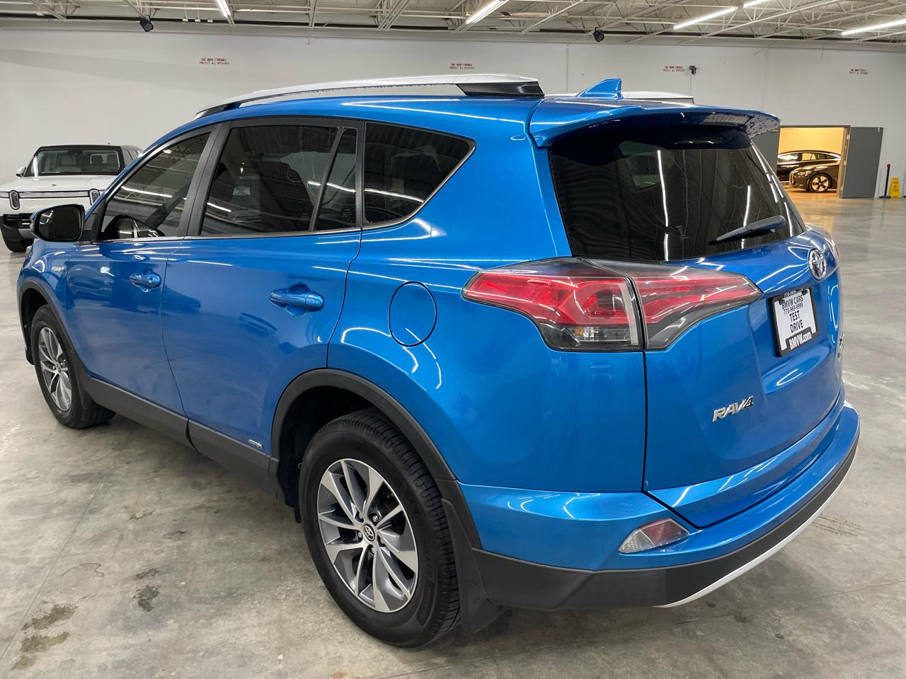 Toyota RAV4 Hybrid AWD 4dr XLE (Natl) 2016