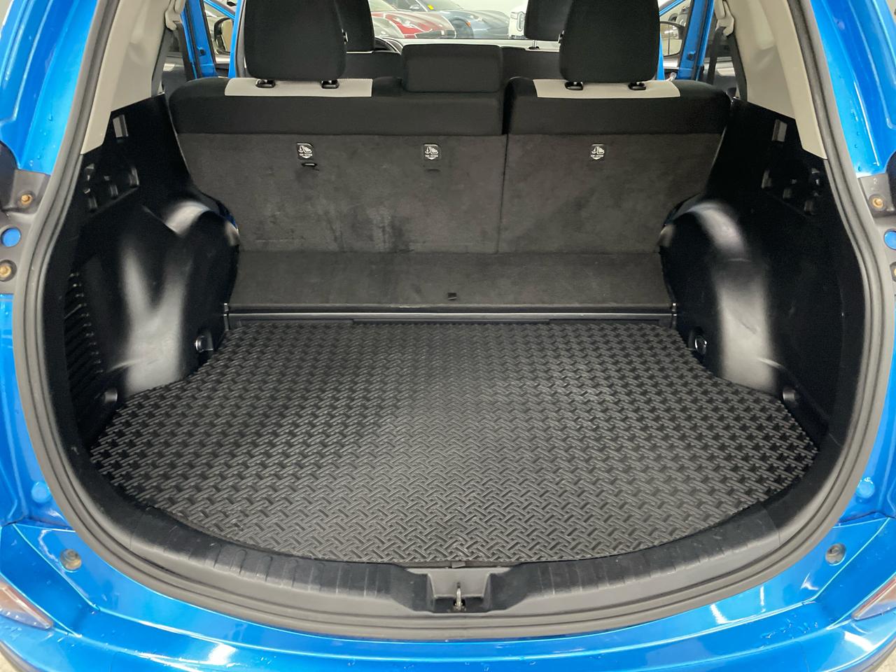 Toyota RAV4 Hybrid AWD 4dr XLE (Natl) 2016