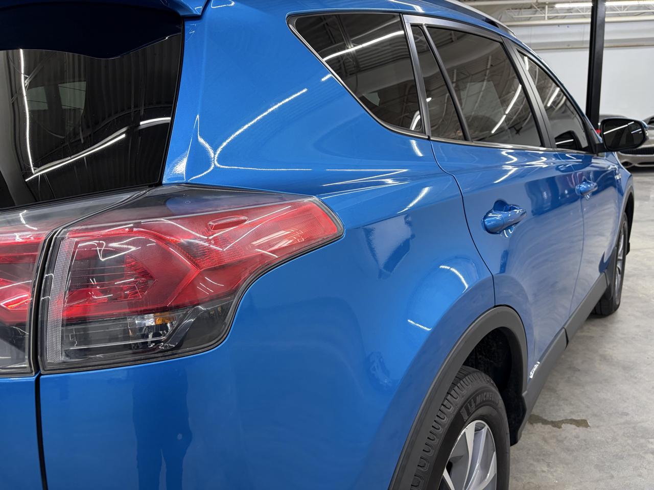 Toyota RAV4 Hybrid AWD 4dr XLE (Natl) 2016