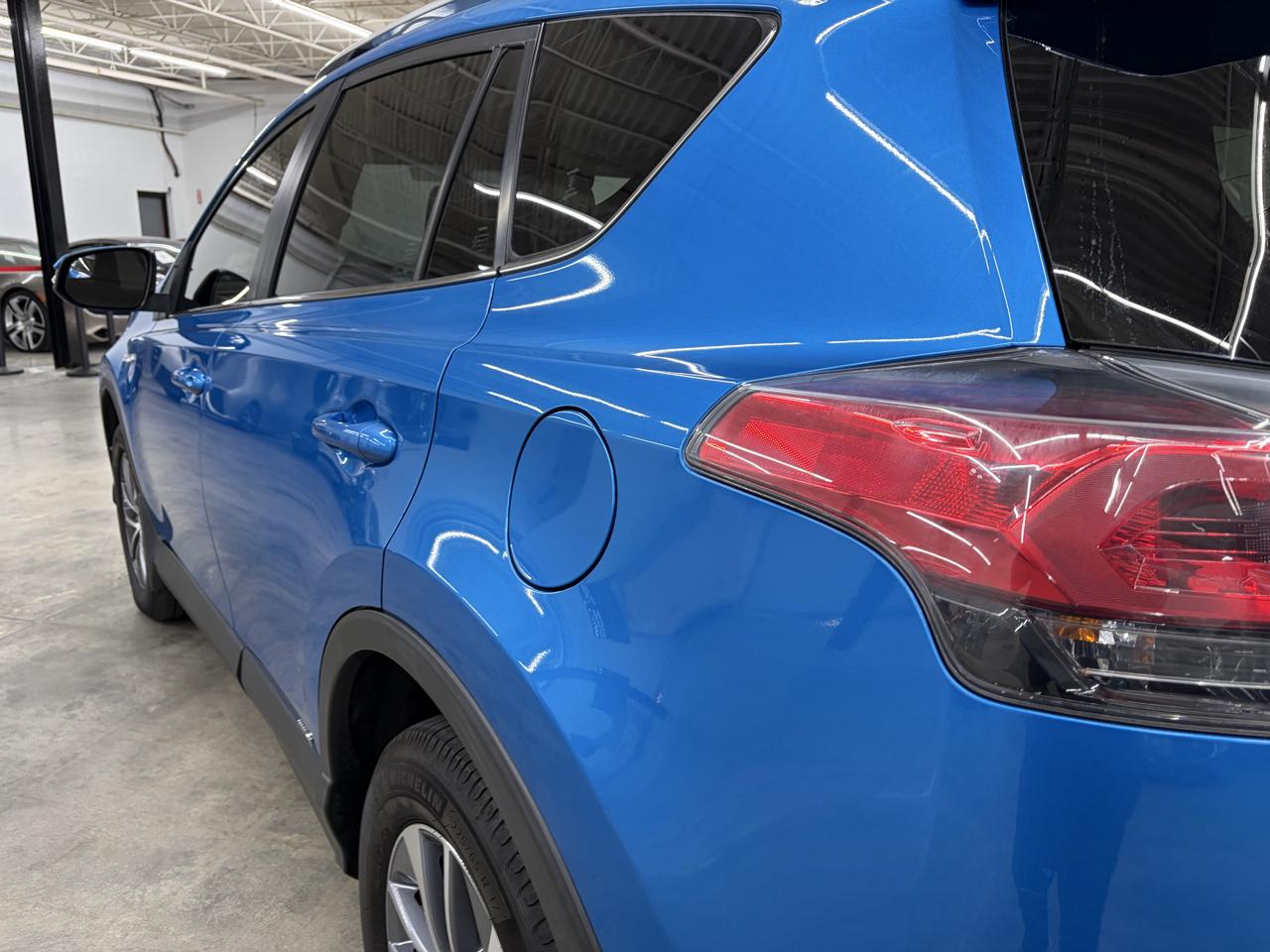 Toyota RAV4 Hybrid AWD 4dr XLE (Natl) 2016