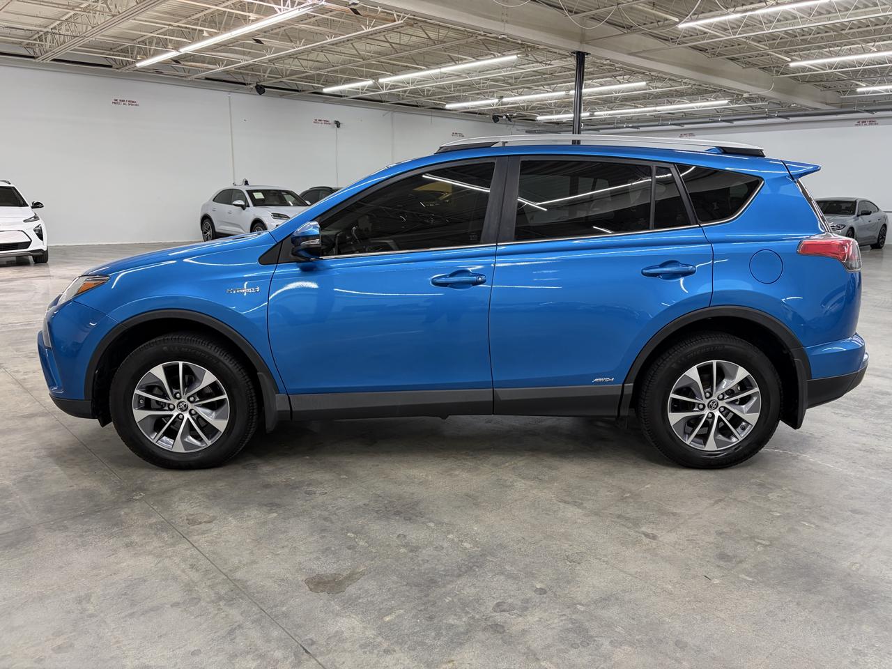 Toyota RAV4 Hybrid AWD 4dr XLE (Natl) 2016