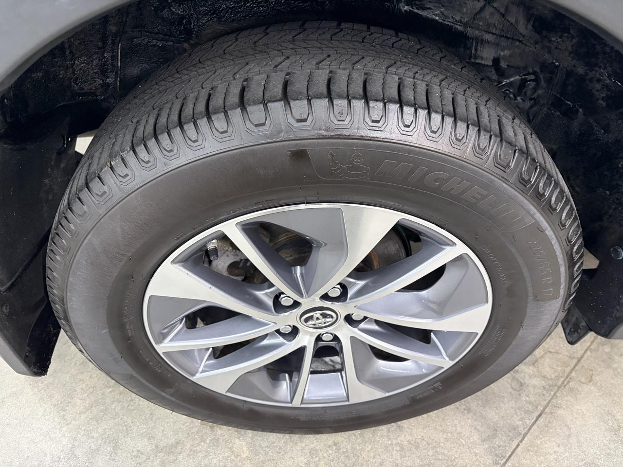 Toyota RAV4 Hybrid AWD 4dr XLE (Natl) 2016