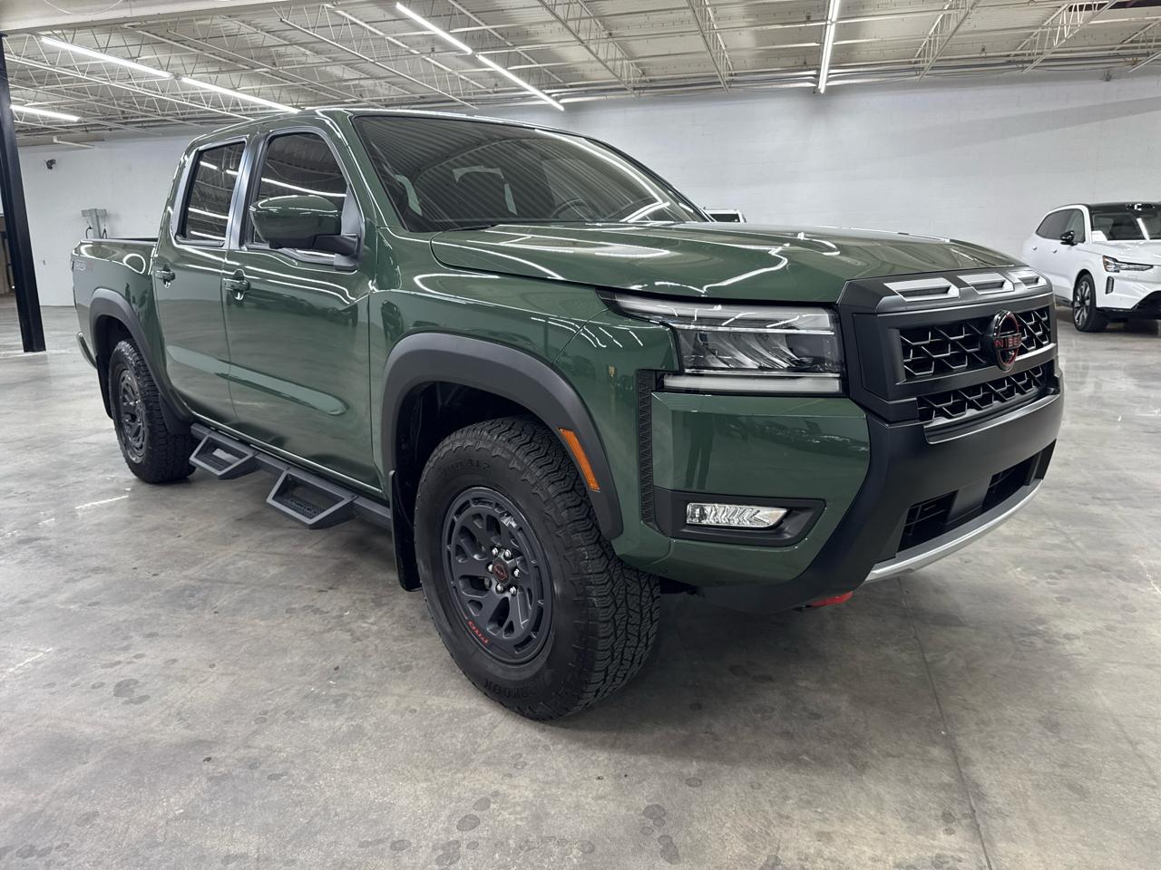 Nissan Frontier Crew Cab 4x4 PRO-4X 2025