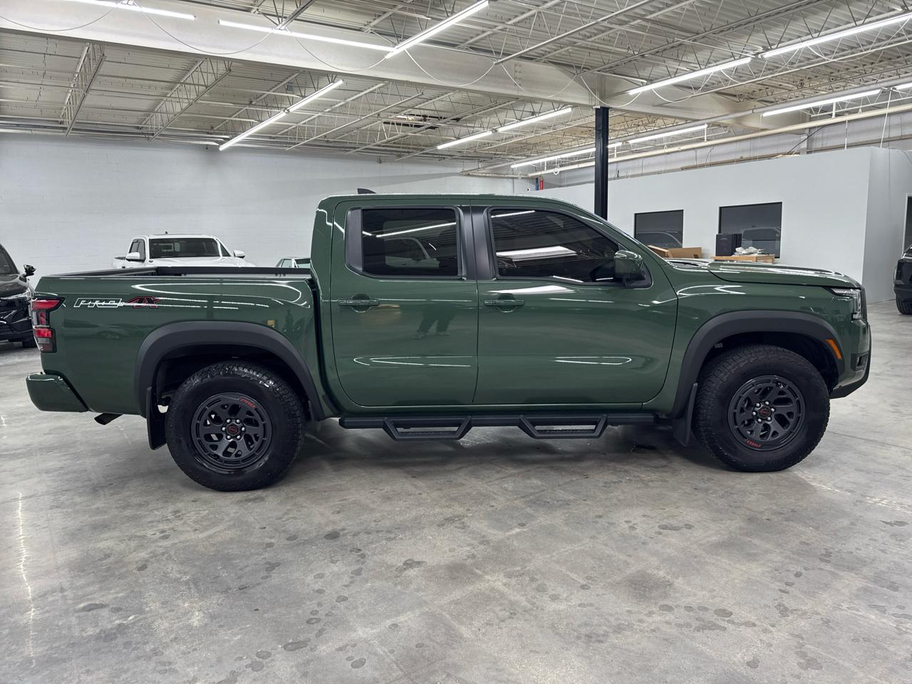 Nissan Frontier Crew Cab 4x4 PRO-4X 2025