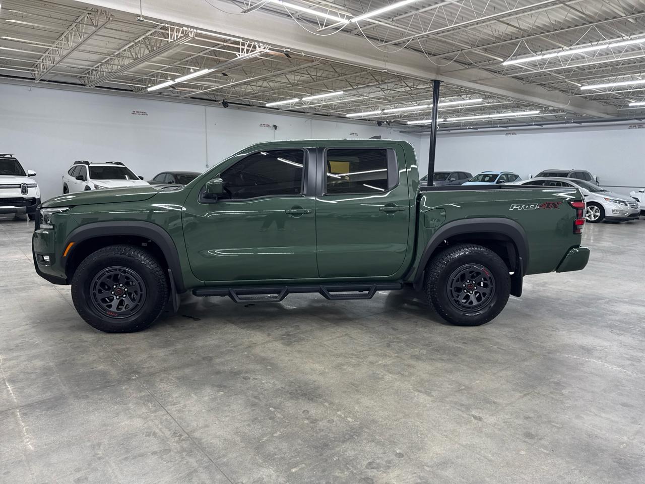 Nissan Frontier Crew Cab 4x4 PRO-4X 2025