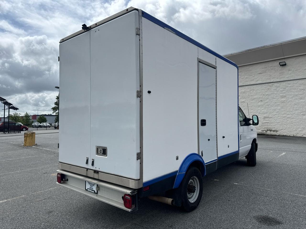 Ford E-Series Cutaway E-350 SRW 138" WB 2023