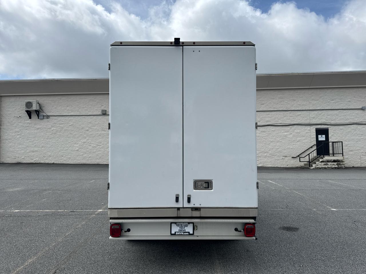 Ford E-Series Cutaway E-350 SRW 138" WB 2023