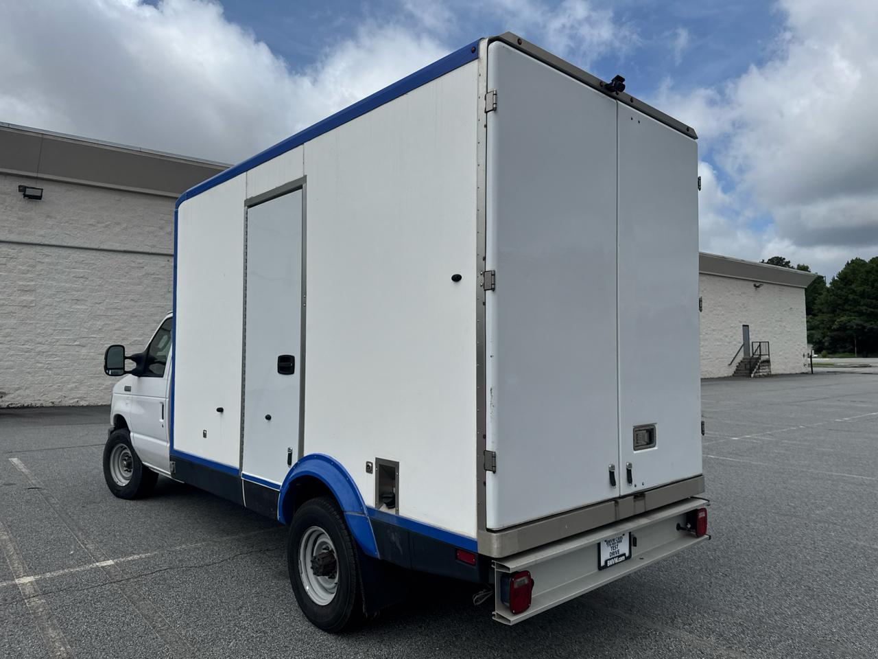 Ford E-Series Cutaway E-350 SRW 138" WB 2023