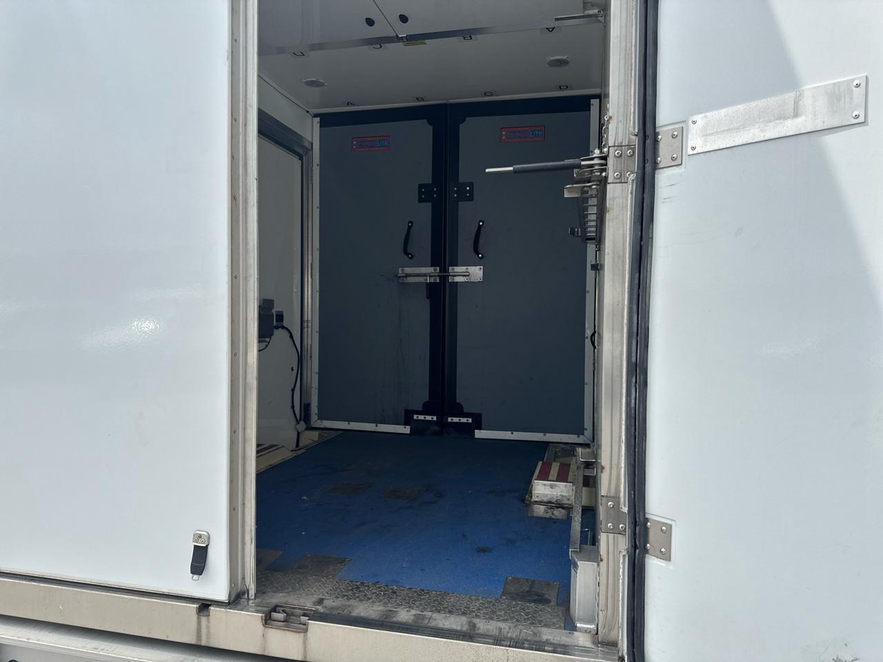 Ford E-Series Cutaway E-350 SRW 138" WB 2023