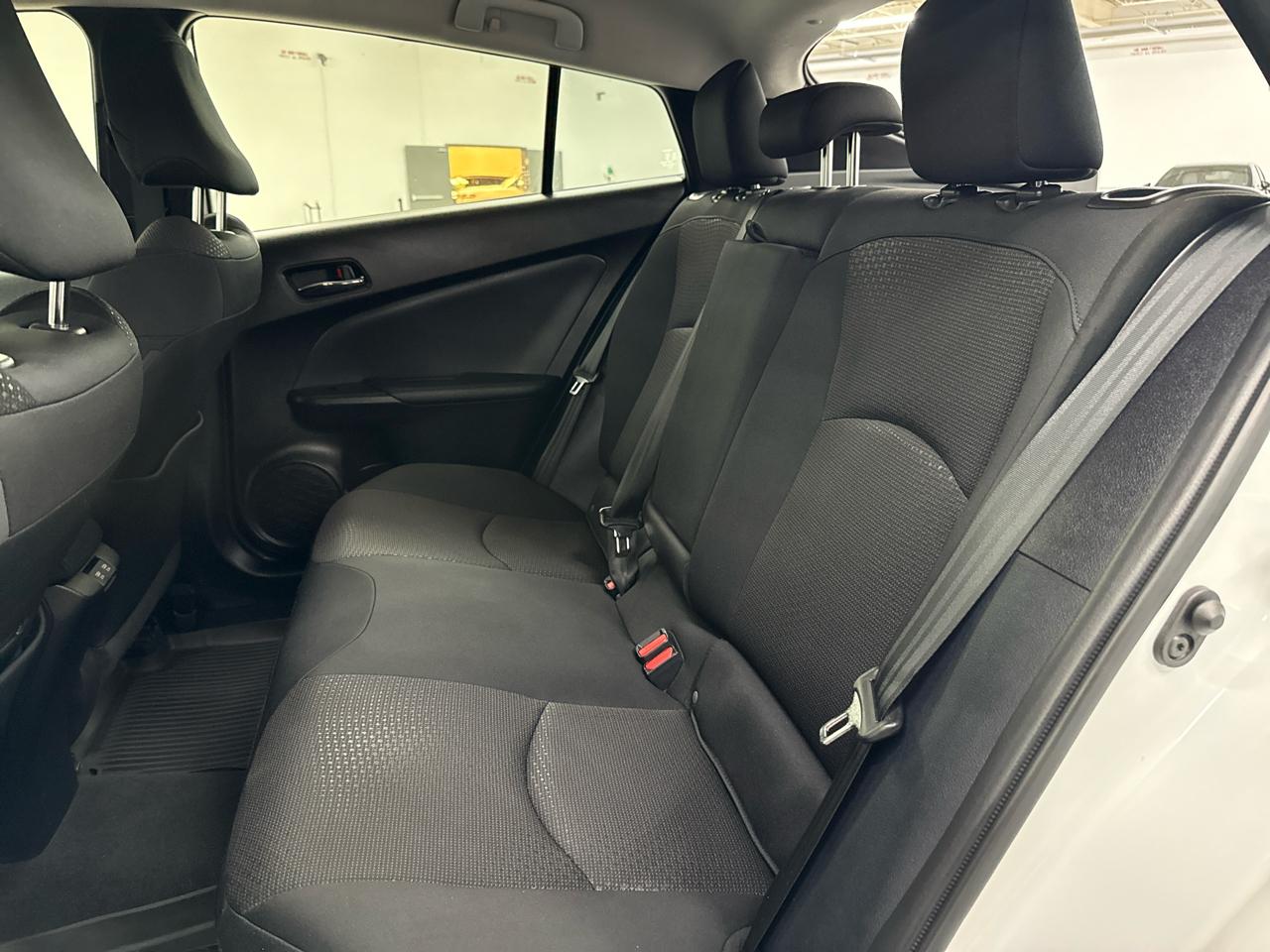 Toyota Prius LE AWD-e (Natl) 2022