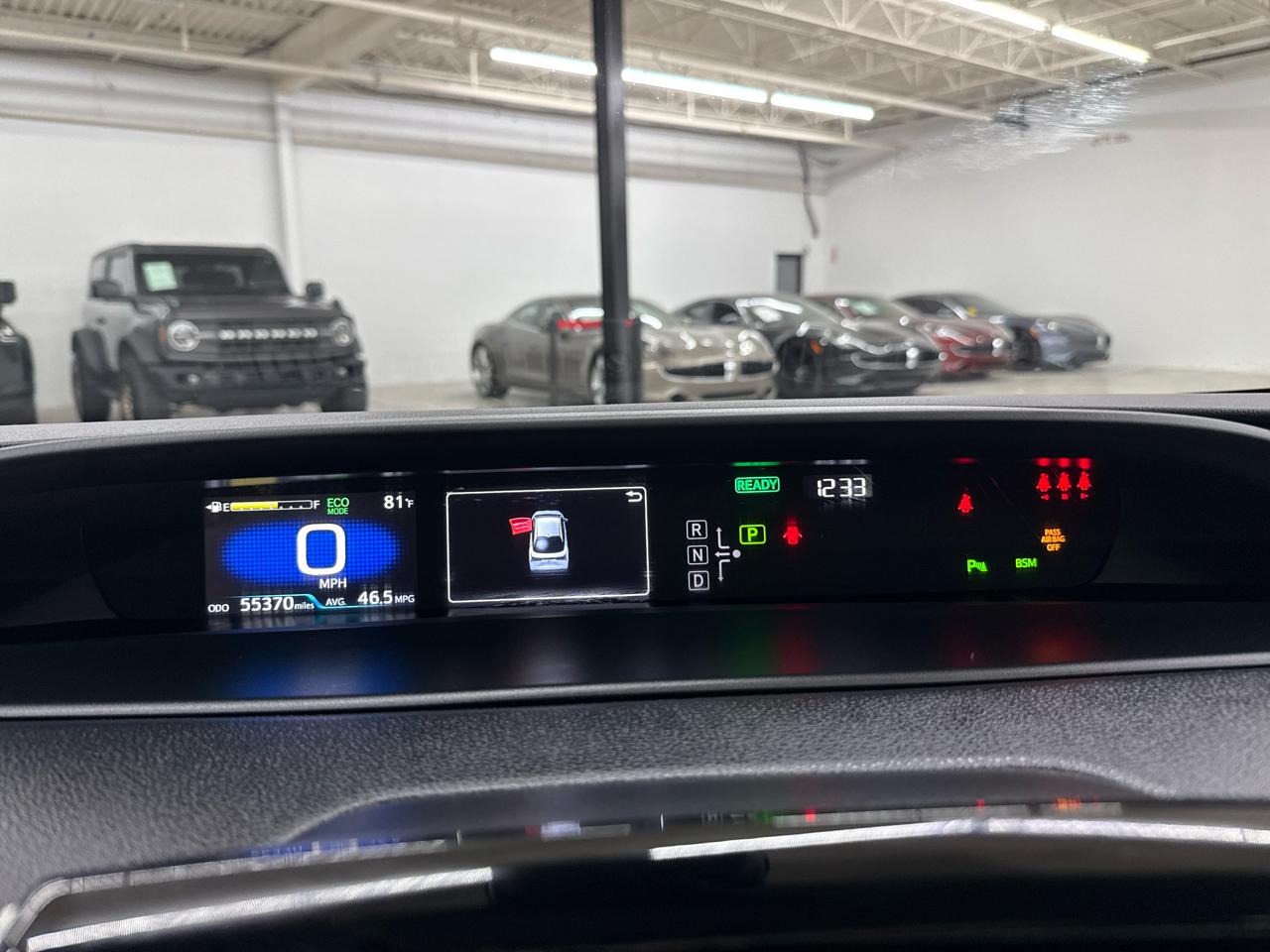 Toyota Prius LE AWD-e (Natl) 2022
