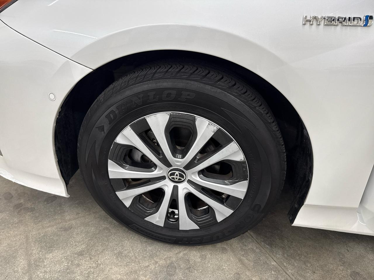 Toyota Prius LE AWD-e (Natl) 2022